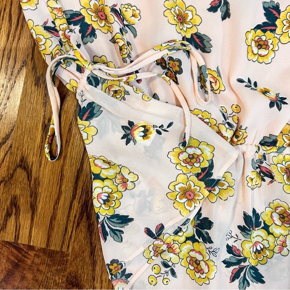 Loft Short Sleeve Peach Floral Blouse Size M - Picture 4 of 7